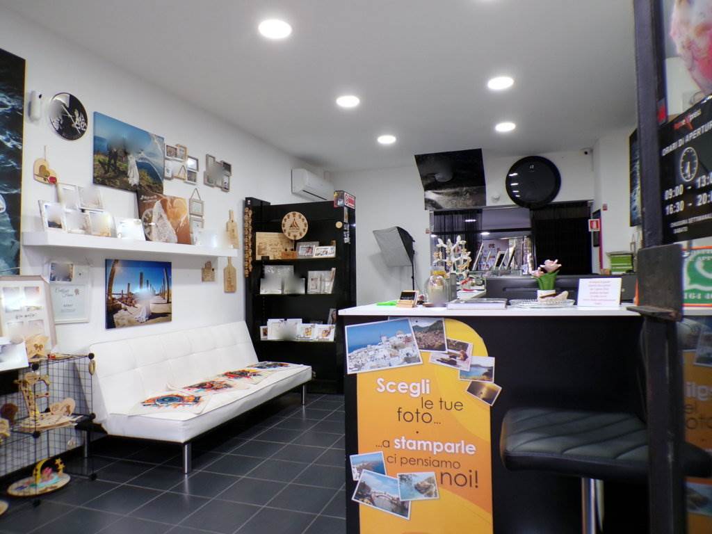 negozio in vendita ad Acireale in zona Centro Storico