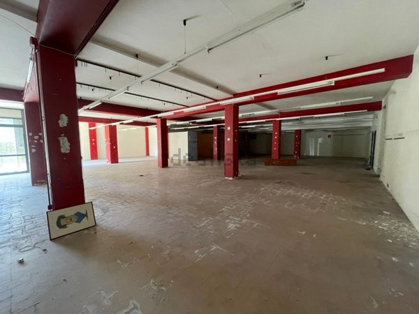 locale commerciale in vendita ad Acireale in zona Centro Storico