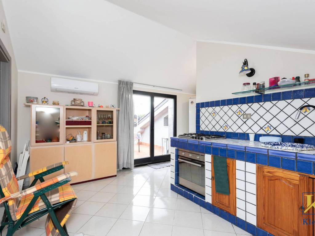 appartamento in vendita ad Acireale in zona Stazzo