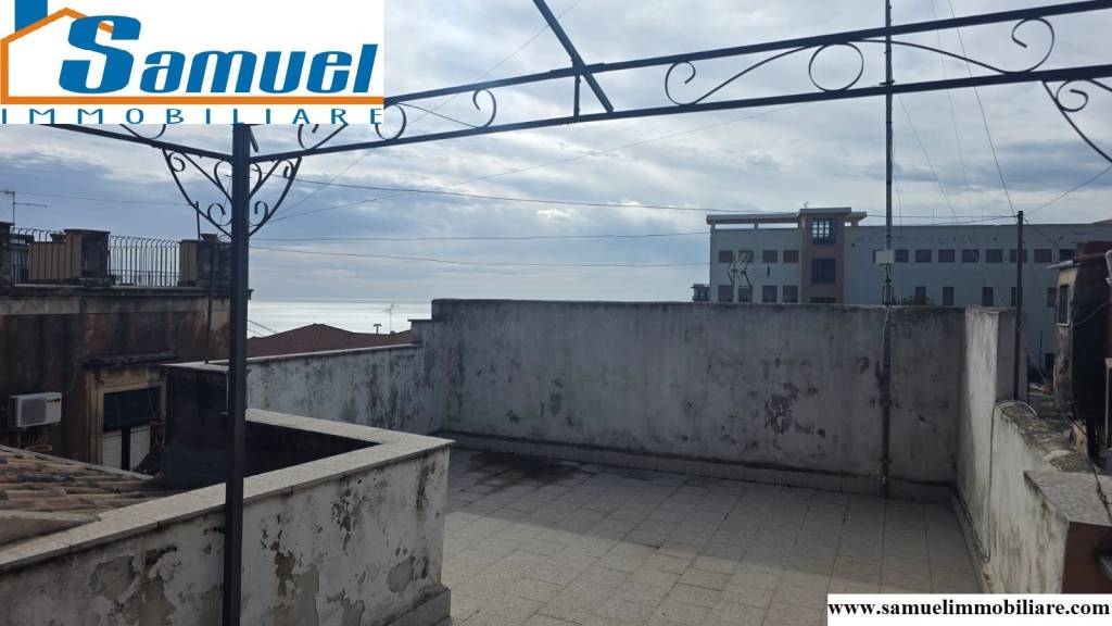 casa indipendente in vendita ad Acireale in zona Centro Storico
