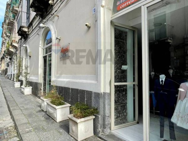 locale commerciale in vendita ad Acireale in zona Centro Storico