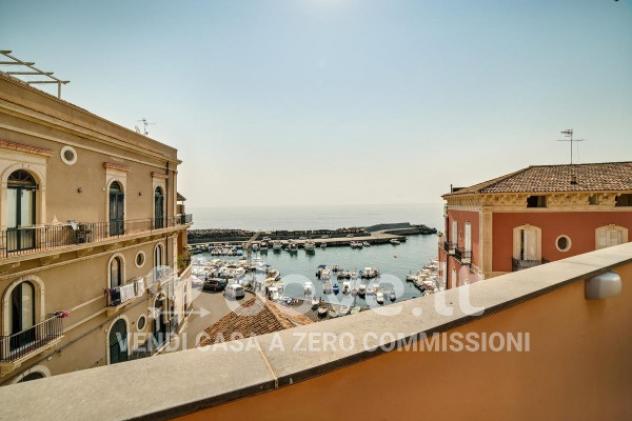 casa indipendente in vendita ad Acireale in zona Santa Maria la Scala