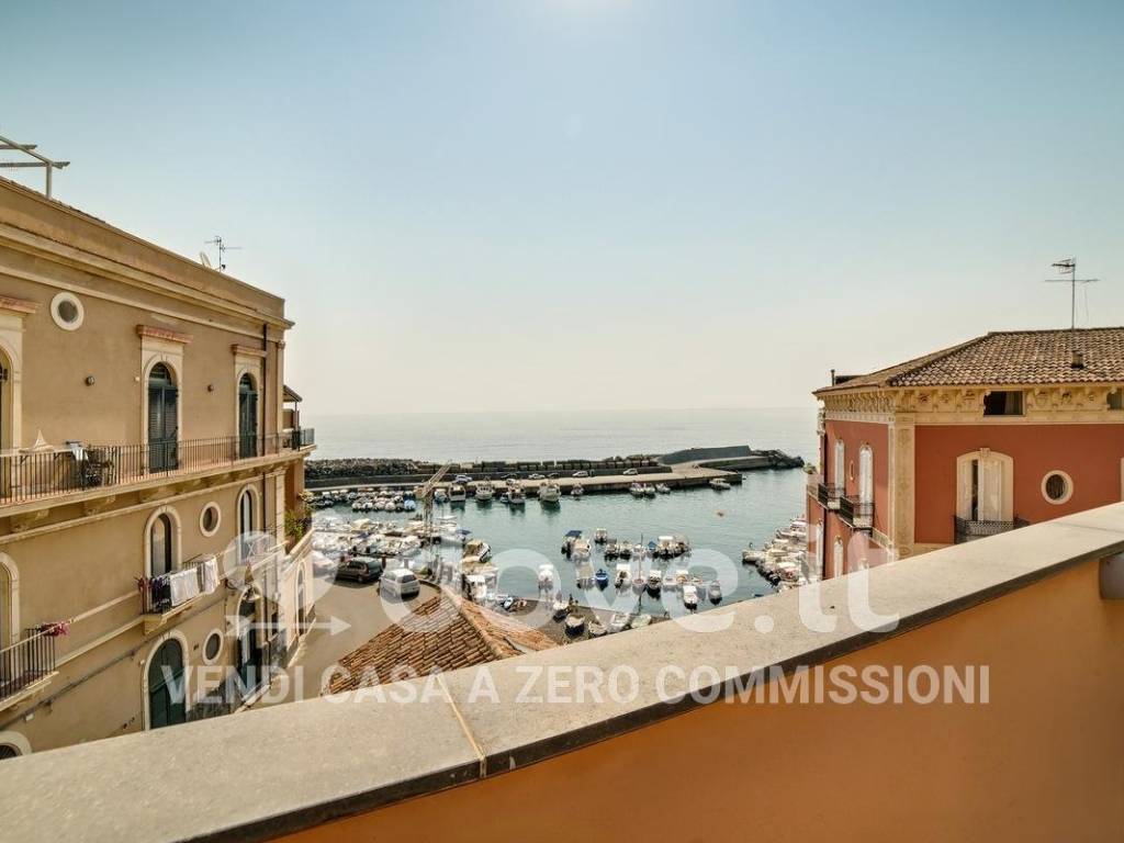 casa indipendente in vendita ad Acireale in zona Santa Maria la Scala