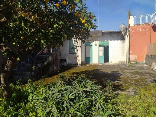 casa indipendente in vendita ad Acireale in zona Stazzo