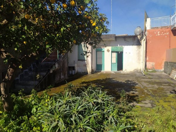 casa indipendente in vendita ad Acireale in zona Stazzo