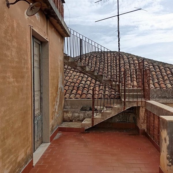 casa semindipendente in vendita ad Acireale in zona Santa Tecla