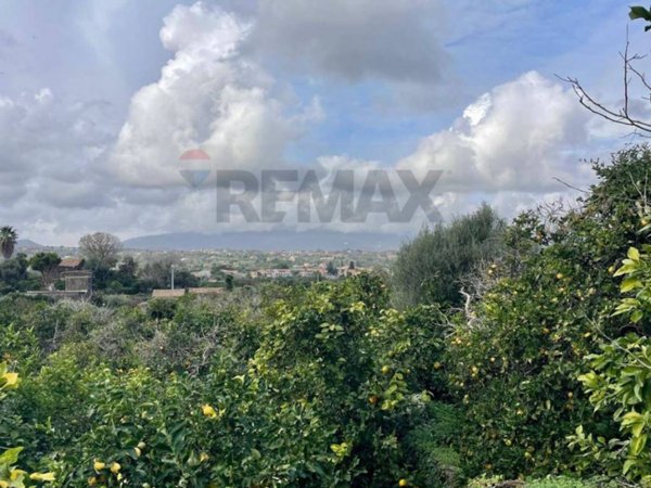 terreno agricolo in vendita ad Acireale in zona Stazzo