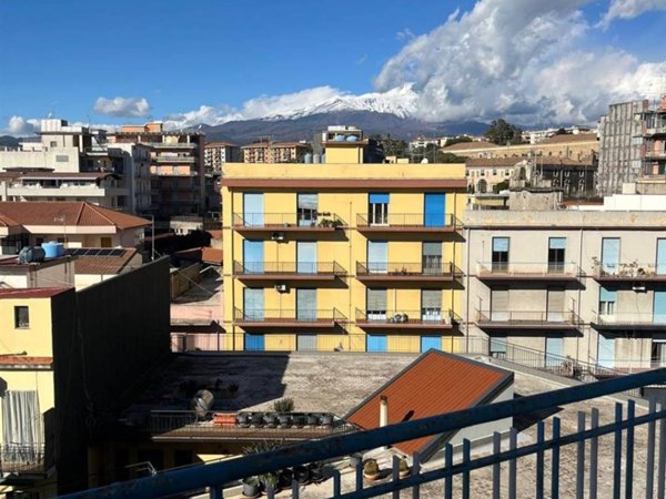 appartamento in vendita ad Acireale in zona Centro Storico