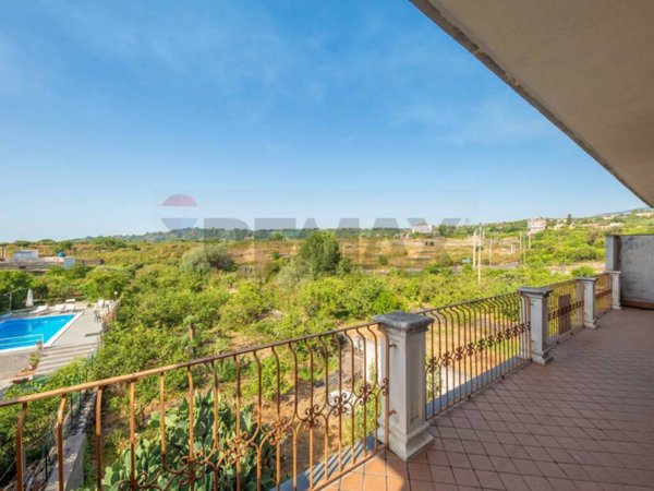 casa indipendente in vendita ad Acireale in zona Scillichenti
