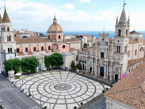 appartamento in vendita ad Acireale in zona Centro Storico