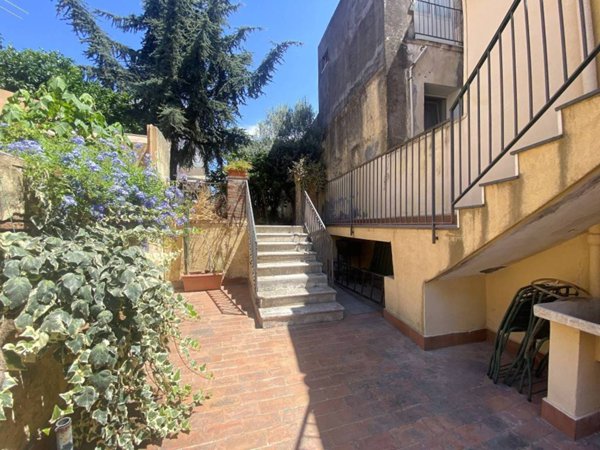 appartamento in vendita ad Acireale in zona Centro Storico