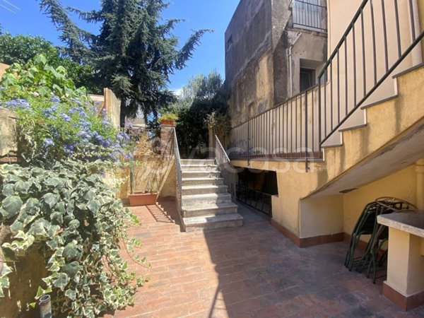 appartamento in vendita ad Acireale in zona Centro Storico