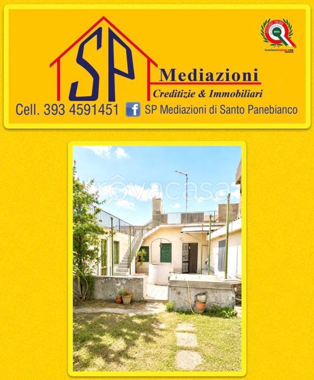 casa indipendente in vendita ad Acireale in zona Scillichenti