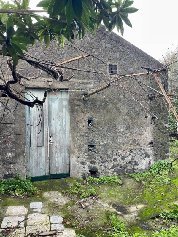 terreno agricolo in vendita ad Acireale in zona Stazzo