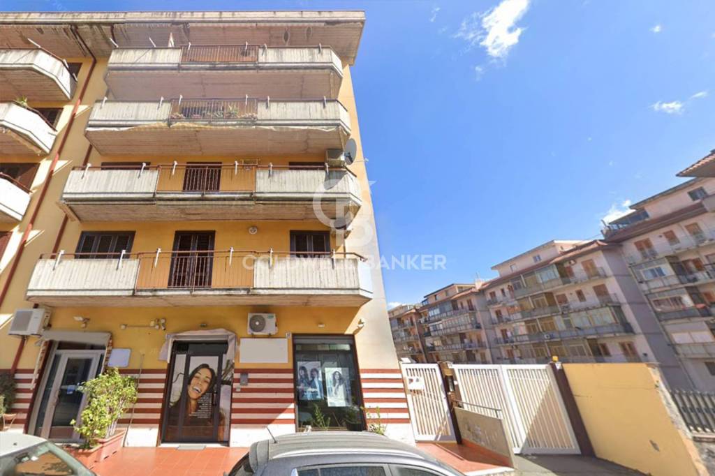 negozio in vendita ad Acireale in zona Centro Storico