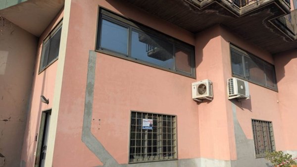 locale commerciale in vendita ad Acireale