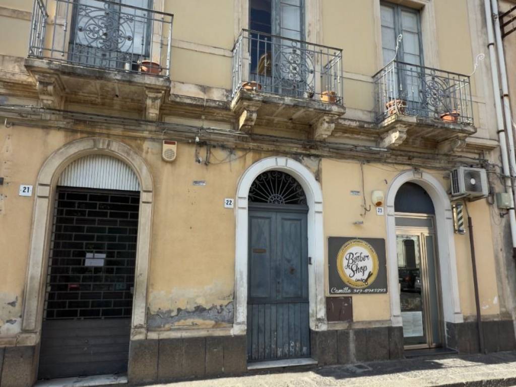 appartamento in vendita ad Acireale in zona Aci Platani