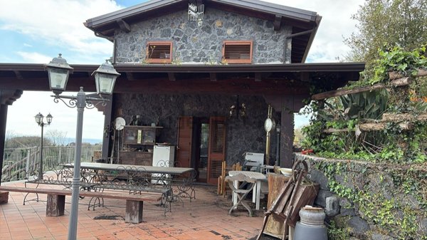 casa indipendente in vendita ad Acireale