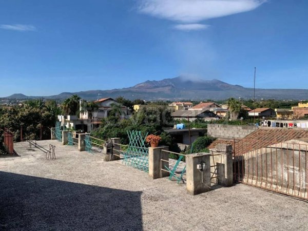 casa indipendente in vendita ad Acireale in zona Pozzillo