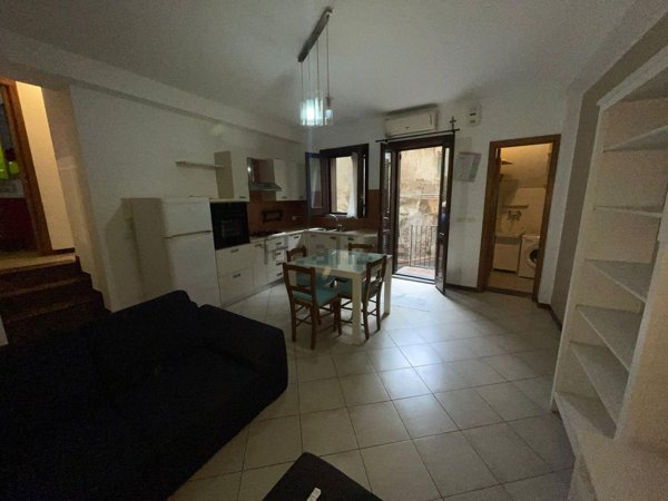 appartamento in vendita ad Acireale in zona Centro Storico