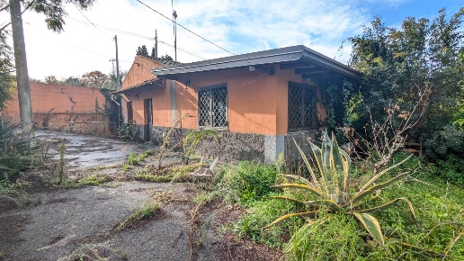 casa indipendente in vendita ad Acireale in zona Guardia