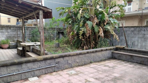 casa indipendente in vendita ad Acireale in zona Pennisi