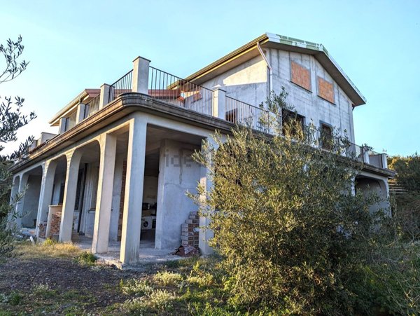 casa indipendente in vendita ad Acireale
