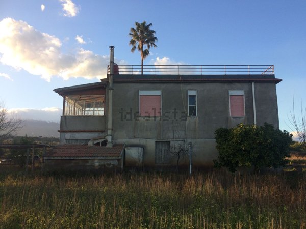 pentavano in vendita ad Acireale in zona Scillichenti