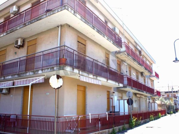 appartamento in vendita ad Acireale in zona Stazzo