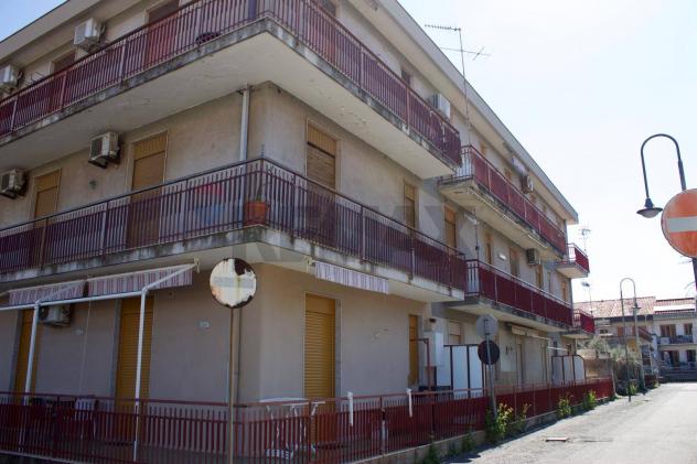 appartamento in vendita ad Acireale in zona Stazzo