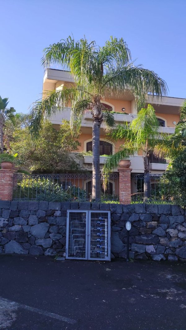 casa indipendente in vendita ad Acireale in zona Capo Mulini