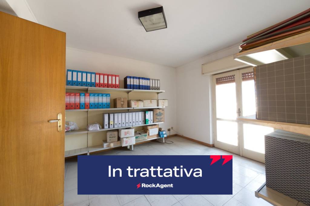 locale commerciale in vendita ad Acireale in zona Centro Storico