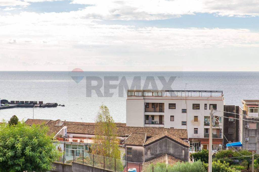 casa indipendente in vendita ad Acireale in zona Capo Mulini