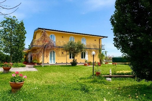 casa indipendente in vendita ad Acireale in zona Pennisi