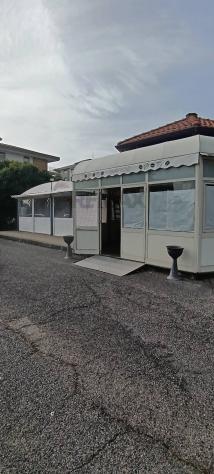 locale commerciale in vendita ad Acireale