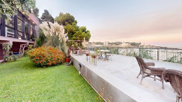 casa indipendente in vendita ad Acireale