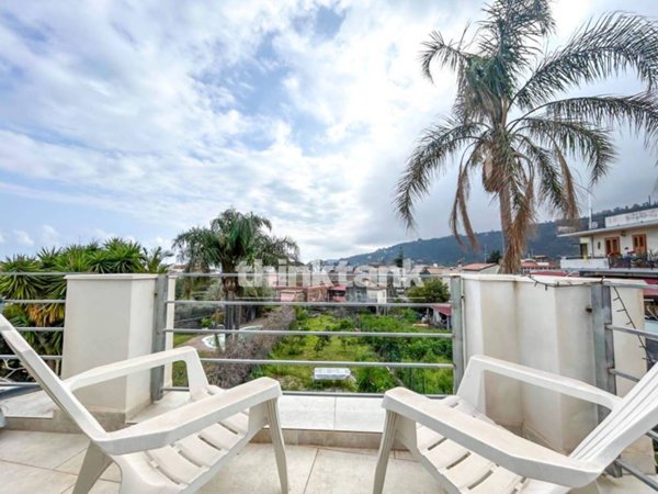 casa indipendente in vendita ad Acireale in zona Santa Tecla