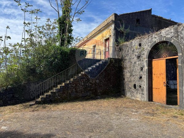 casa indipendente in vendita ad Acireale