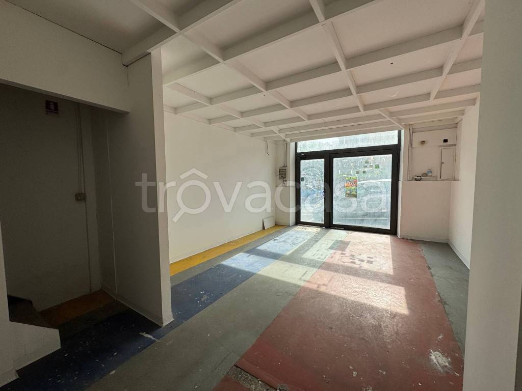 negozio in vendita ad Acireale