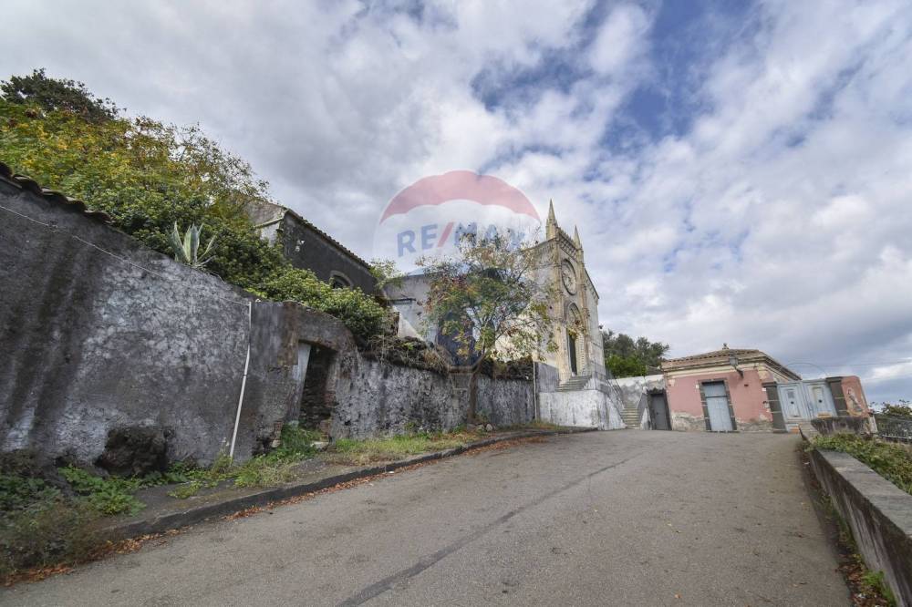 casa indipendente in vendita ad Acireale in zona Santa Tecla