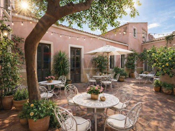 casa indipendente in vendita ad Acireale in zona Centro Storico