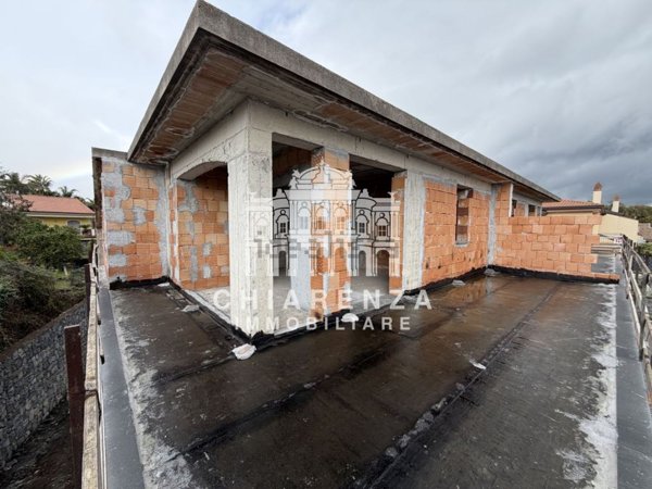 casa indipendente in vendita ad Acireale