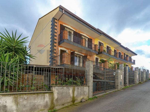 casa indipendente in vendita ad Acireale in zona Pennisi