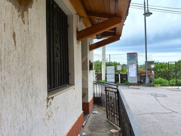 casa indipendente in vendita ad Acireale in zona Stazzo