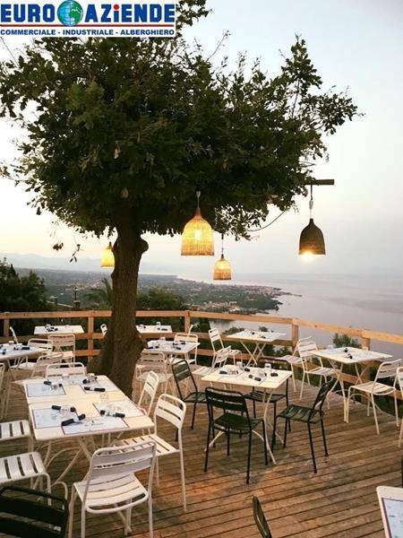 negozio in vendita ad Acireale in zona Stazzo