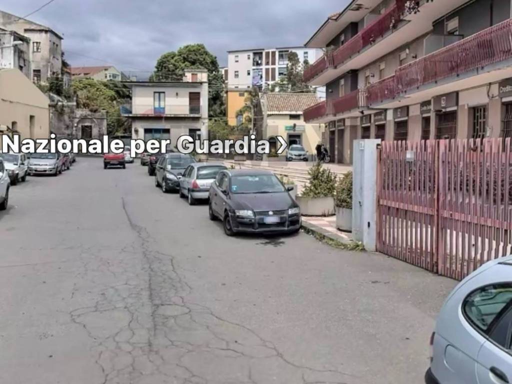 locale commerciale in vendita ad Acireale in zona Guardia