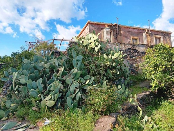 casa indipendente in vendita ad Acireale in zona Stazzo