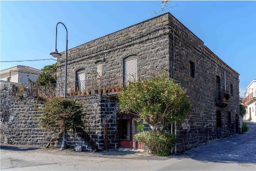 casa indipendente in vendita ad Acireale in zona Santa Tecla