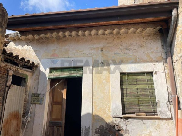 casa indipendente in vendita ad Acireale