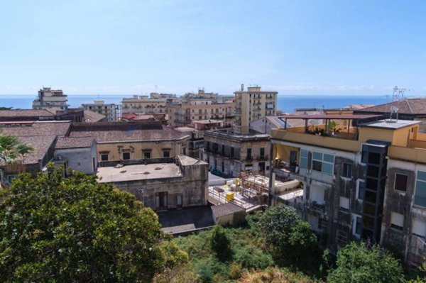 appartamento in vendita ad Acireale in zona Centro Storico